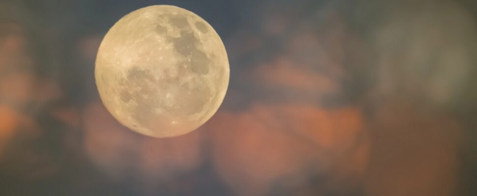 Moon on colored sky for full moon essential oils